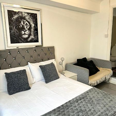 "Bright & Spacious" 3 Bedroom Flat By Kings Cross, St Pancras Station!!!!64 Лондон Екстер'єр фото