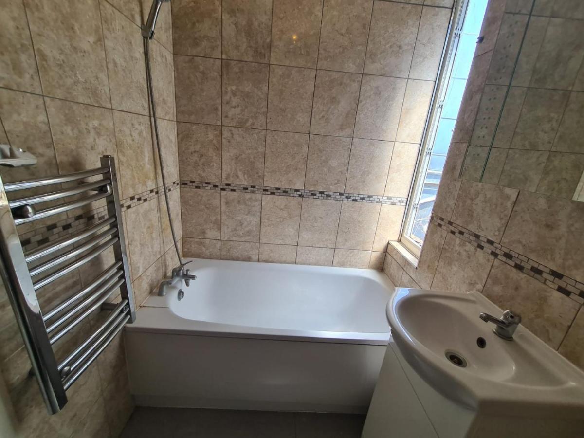 "Bright & Spacious" 3 Bedroom Flat By Kings Cross, St Pancras Station!!!!64 Лондон Екстер'єр фото