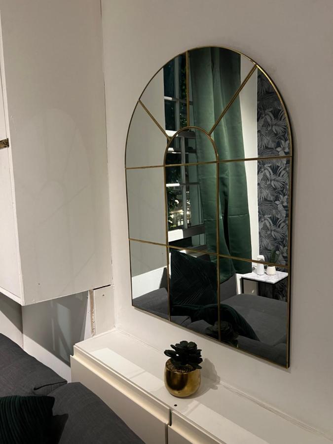 "Bright & Spacious" 3 Bedroom Flat By Kings Cross, St Pancras Station!!!!64 Лондон Екстер'єр фото
