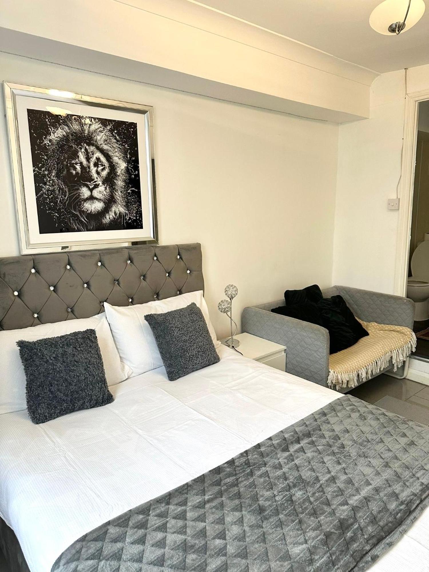 "Bright & Spacious" 3 Bedroom Flat By Kings Cross, St Pancras Station!!!!64 Лондон Екстер'єр фото