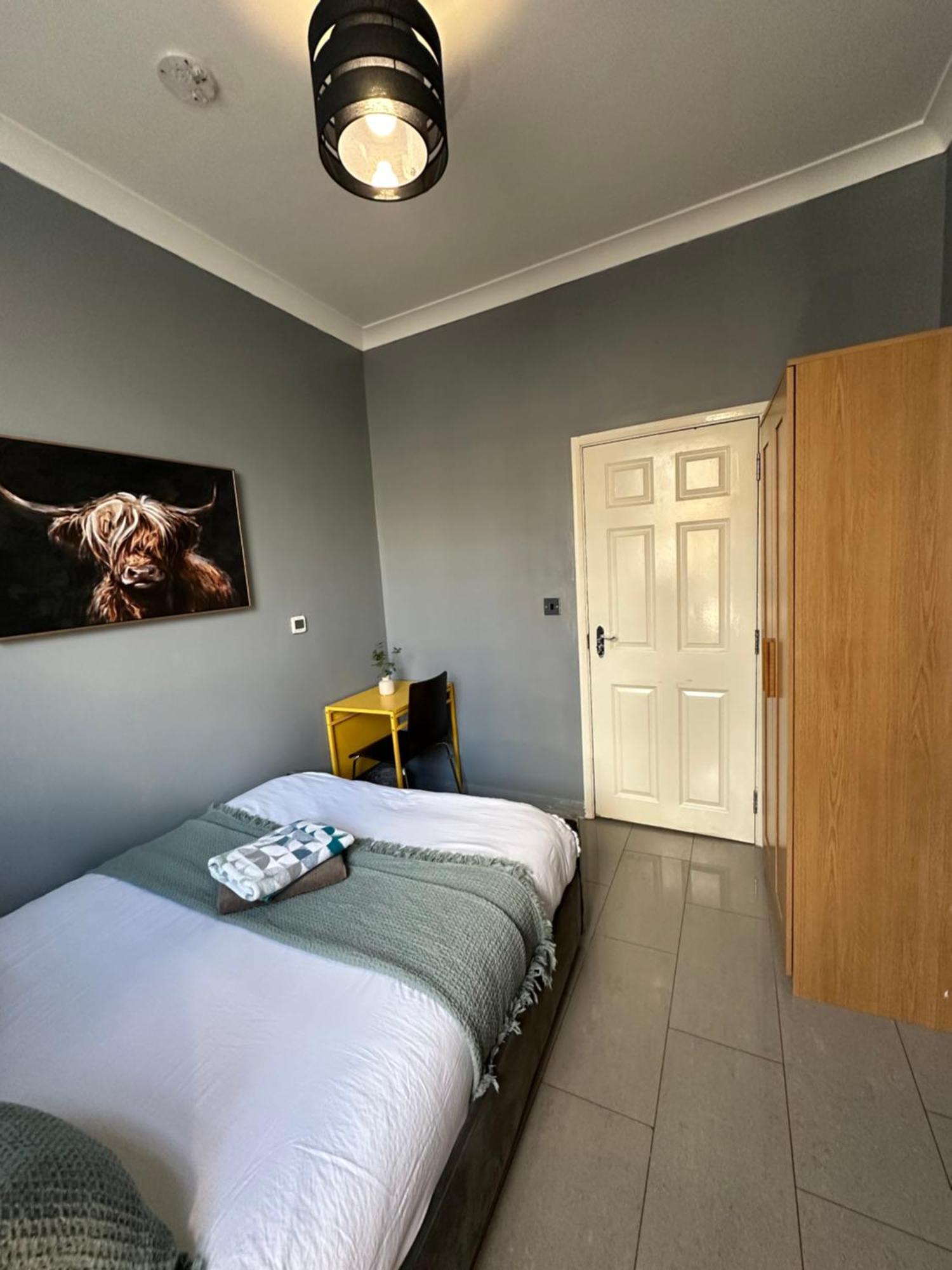 "Bright & Spacious" 3 Bedroom Flat By Kings Cross, St Pancras Station!!!!64 Лондон Екстер'єр фото