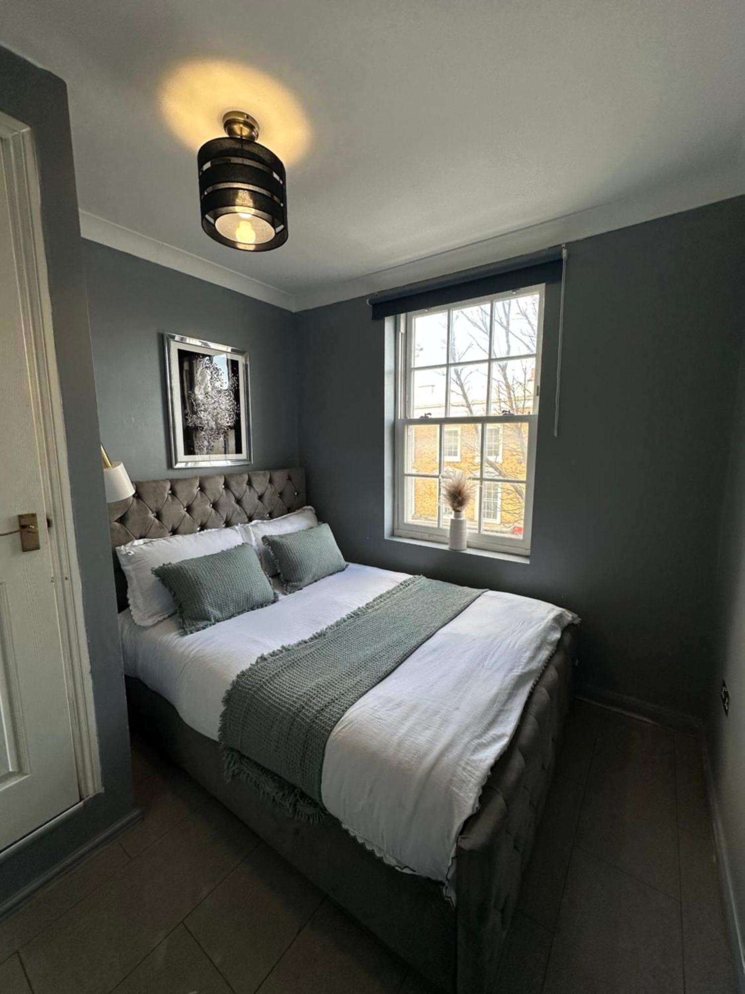 "Bright & Spacious" 3 Bedroom Flat By Kings Cross, St Pancras Station!!!!64 Лондон Екстер'єр фото