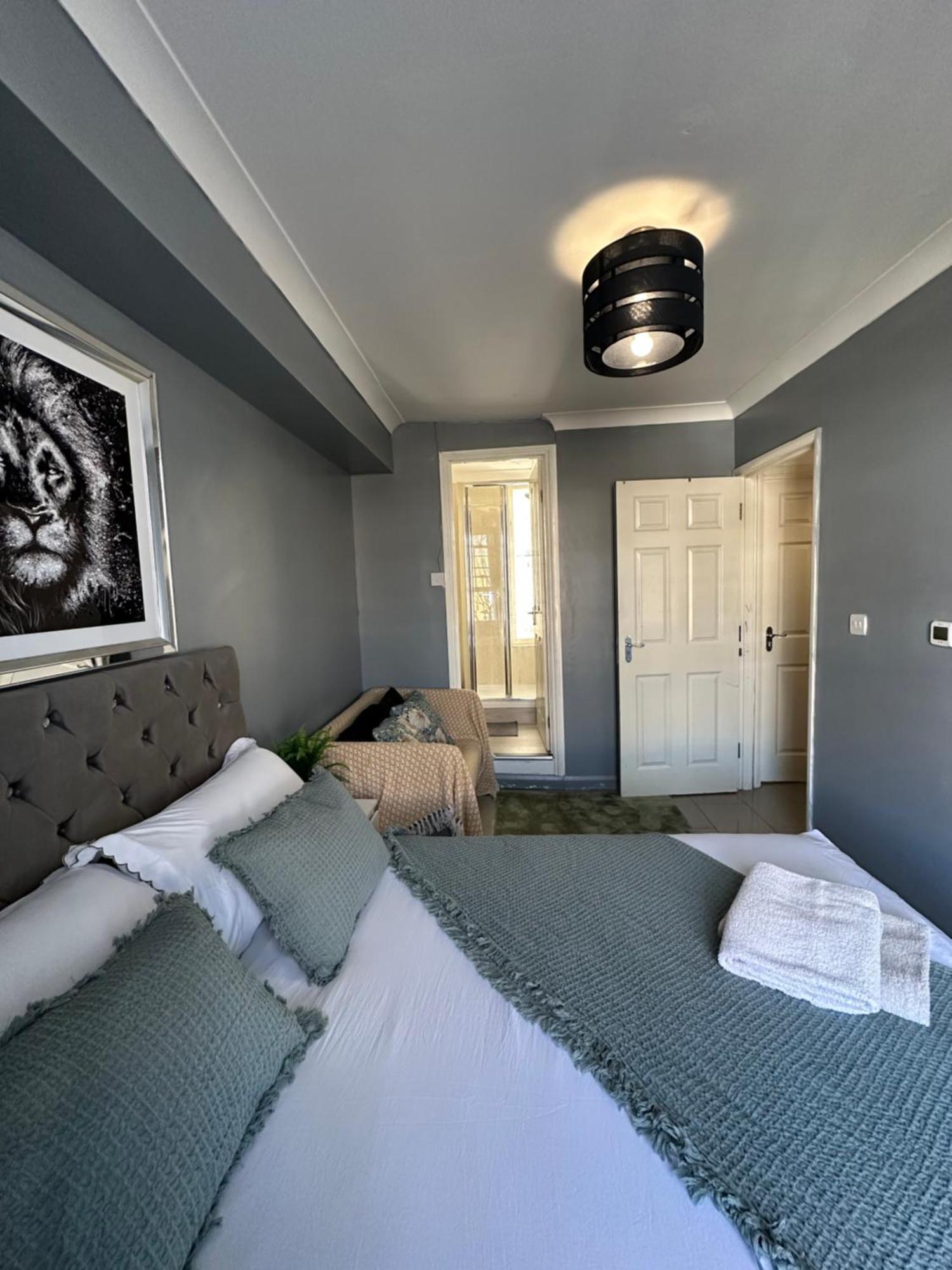 "Bright & Spacious" 3 Bedroom Flat By Kings Cross, St Pancras Station!!!!64 Лондон Екстер'єр фото