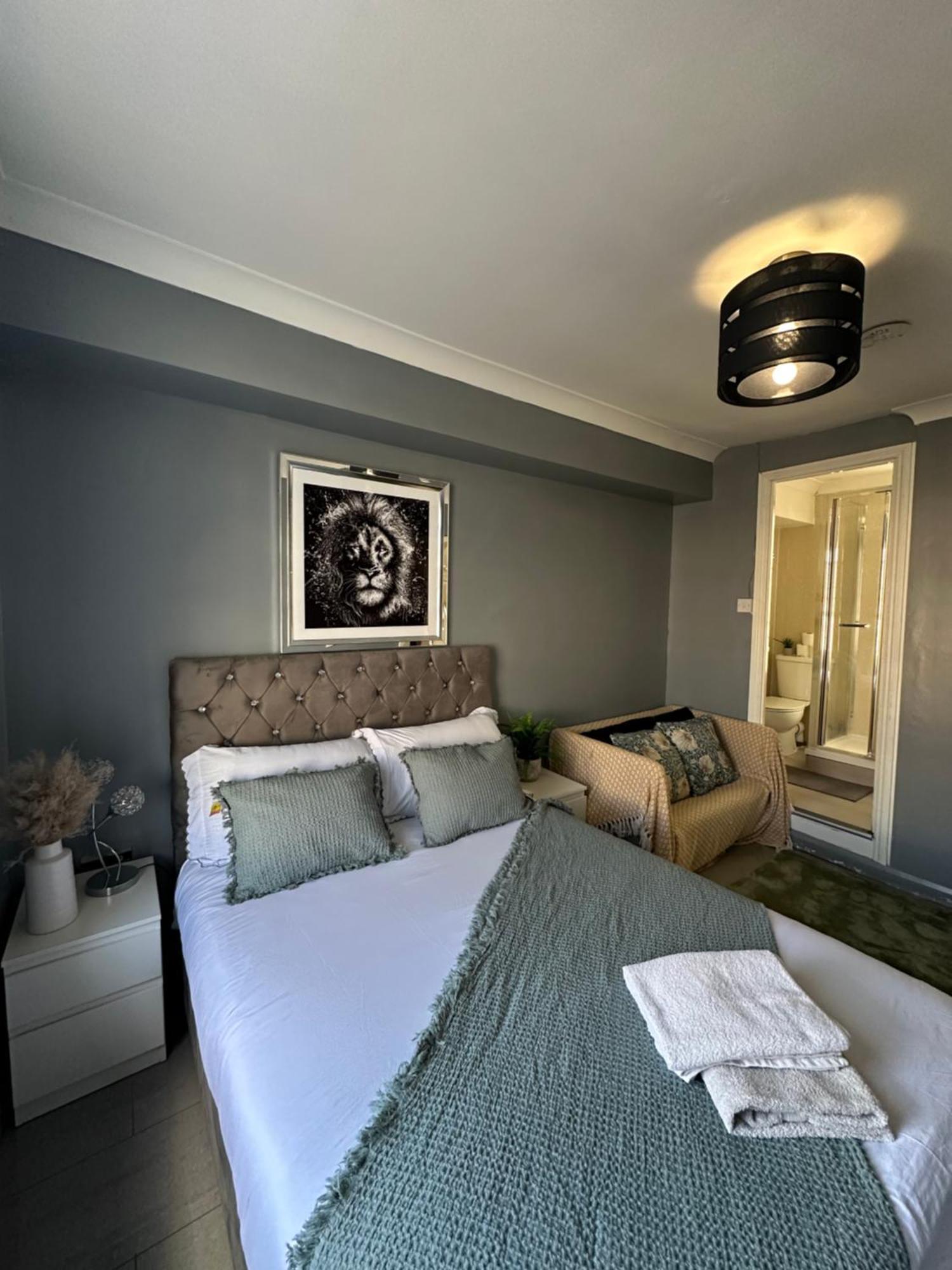 "Bright & Spacious" 3 Bedroom Flat By Kings Cross, St Pancras Station!!!!64 Лондон Екстер'єр фото