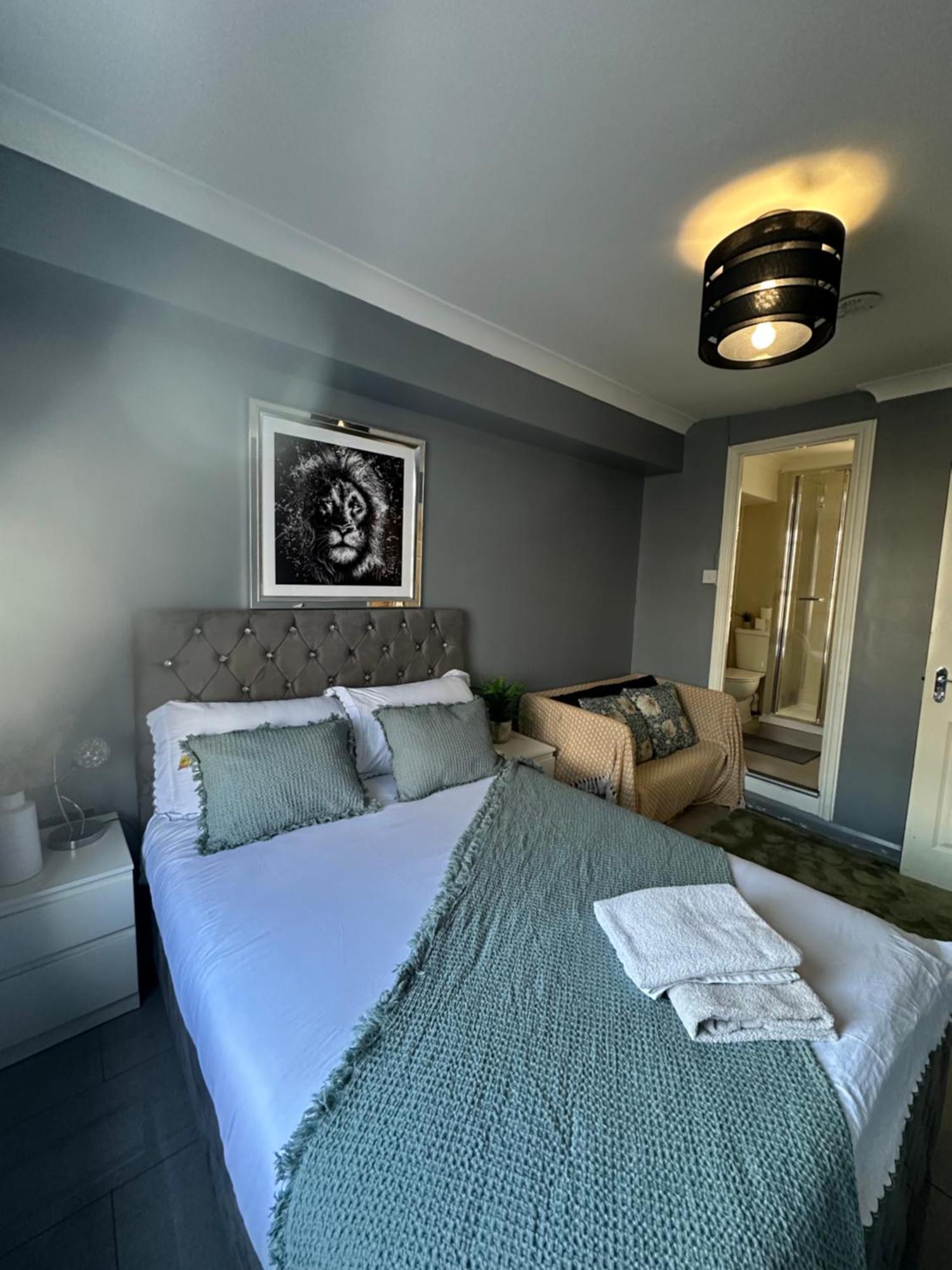 "Bright & Spacious" 3 Bedroom Flat By Kings Cross, St Pancras Station!!!!64 Лондон Екстер'єр фото