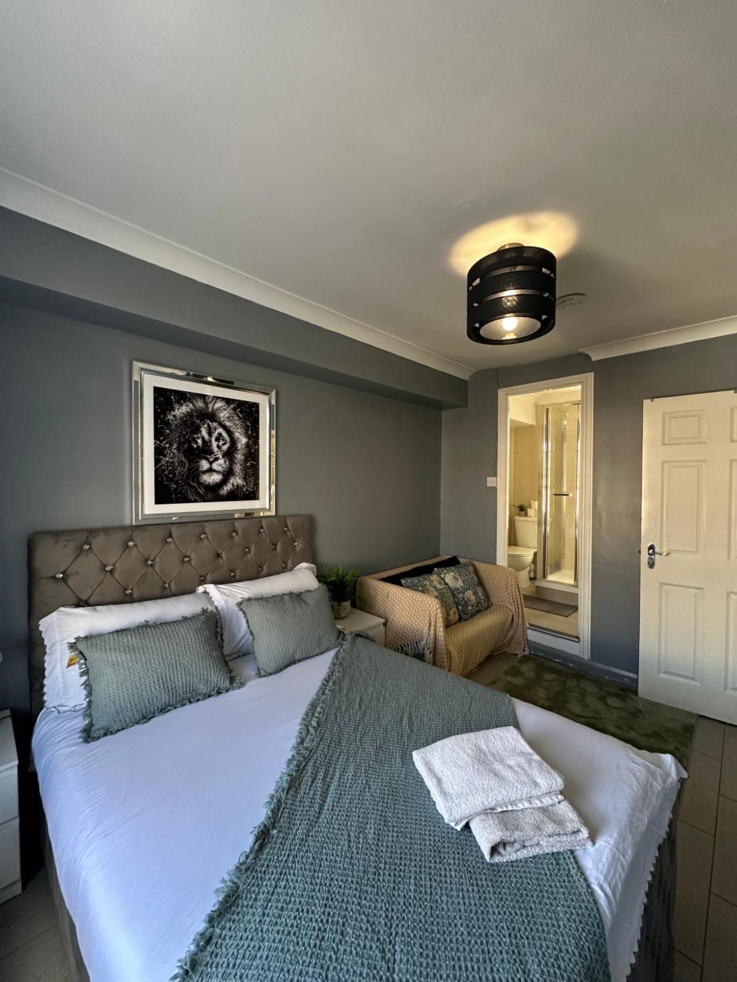 "Bright & Spacious" 3 Bedroom Flat By Kings Cross, St Pancras Station!!!!64 Лондон Екстер'єр фото