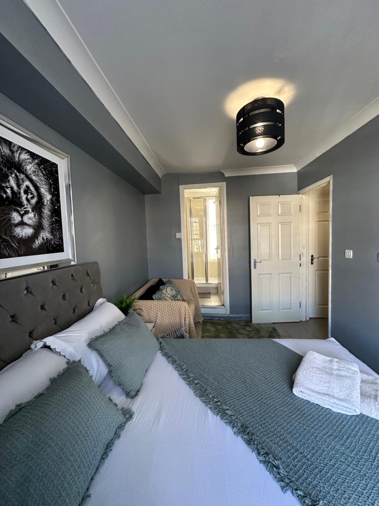 "Bright & Spacious" 3 Bedroom Flat By Kings Cross, St Pancras Station!!!!64 Лондон Екстер'єр фото